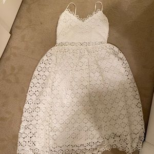 Perfect summer or vacation dress for a night out.